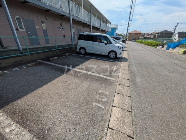 18/26 駐車場