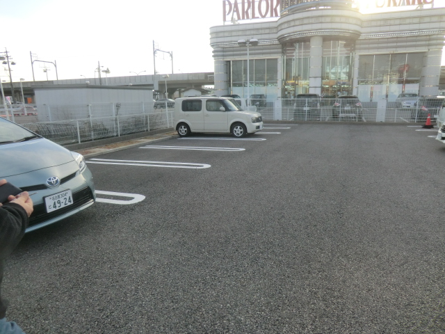 22/28 駐車場
