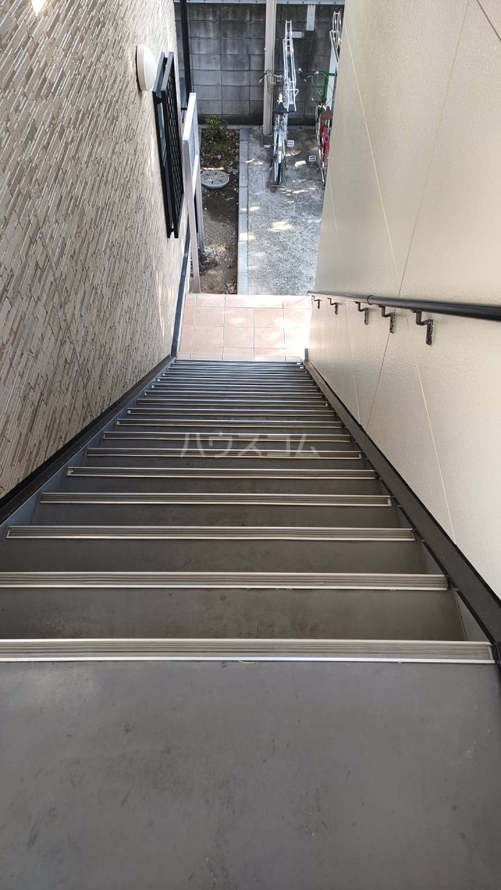 27/30 駐車場