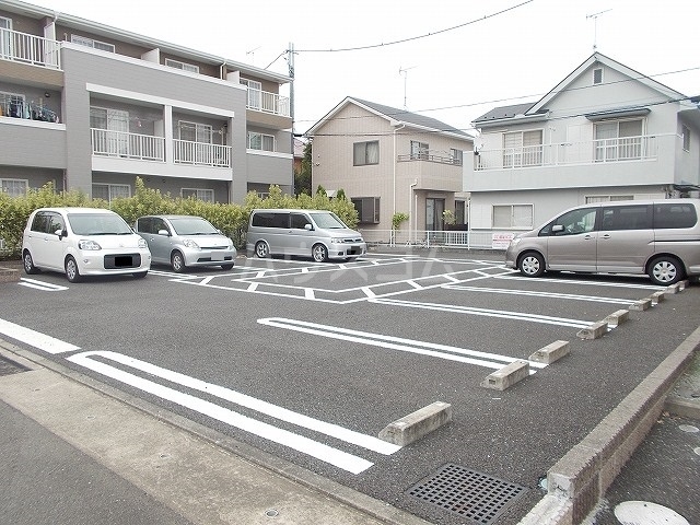 28/30 駐車場
