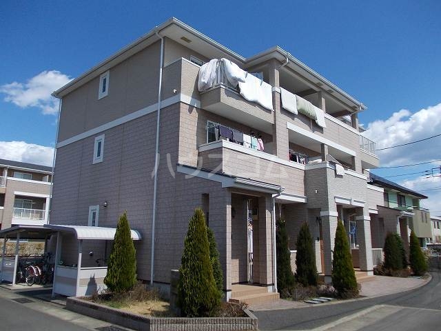 27/30 エントランス