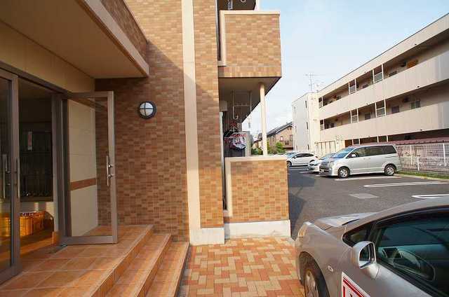 14/23 エントランス