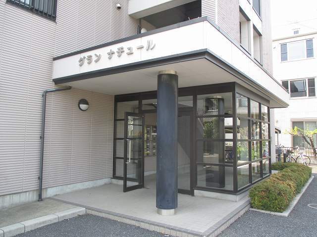 16/26 エントランス