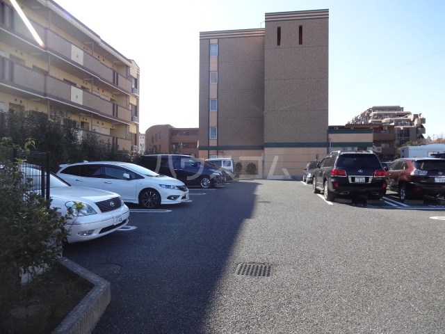 17/27 駐車場