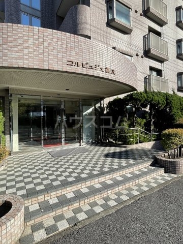 19/26 エントランス