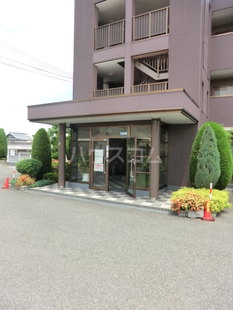 18/25 エントランス