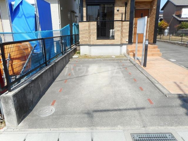 17/23 駐車場