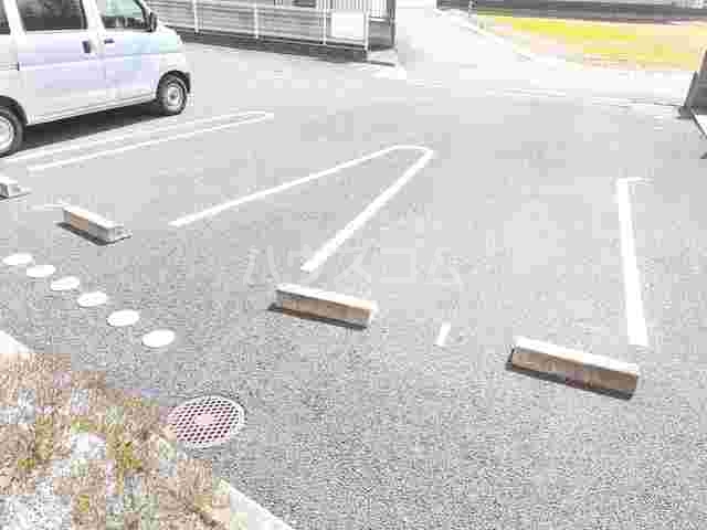 27/30 駐車場