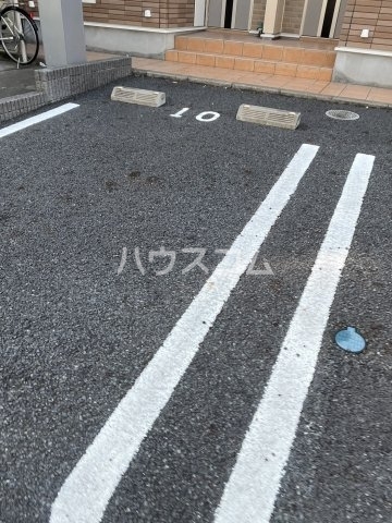 13/14 駐車場
