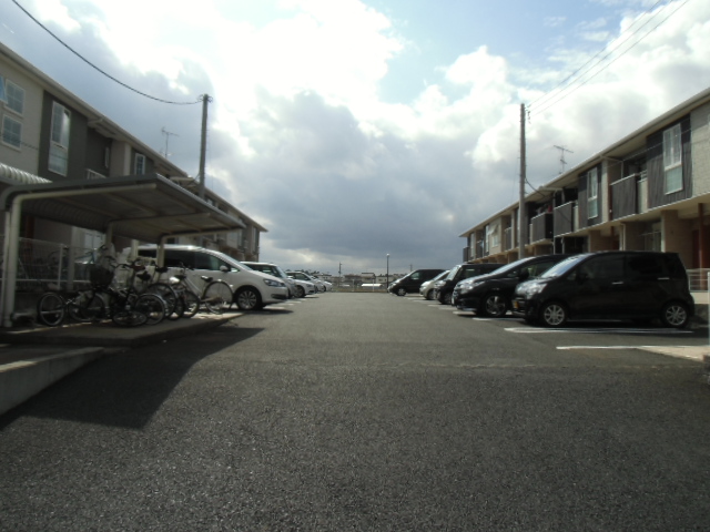 22/28 駐車場