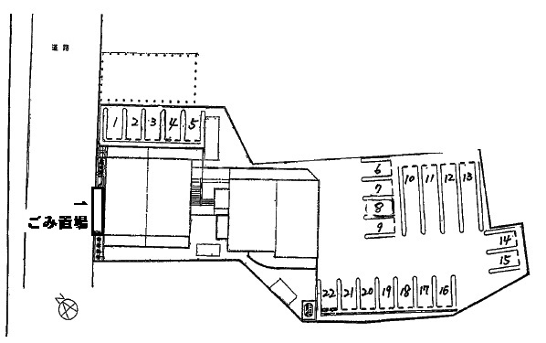 22/28 駐車場