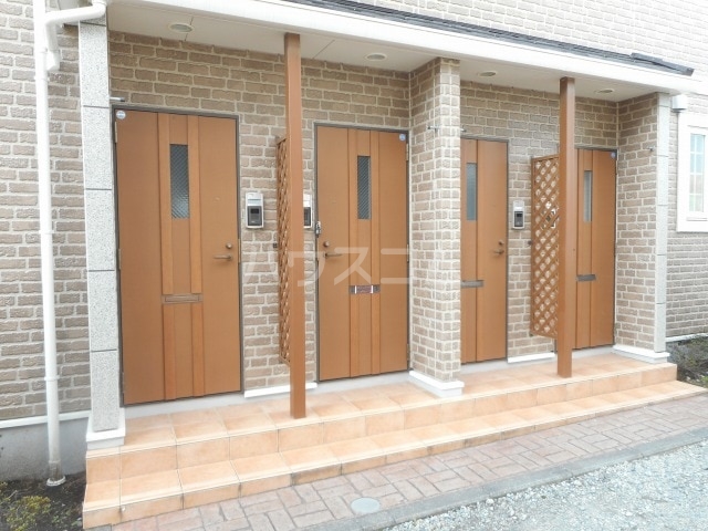 15/16 エントランス