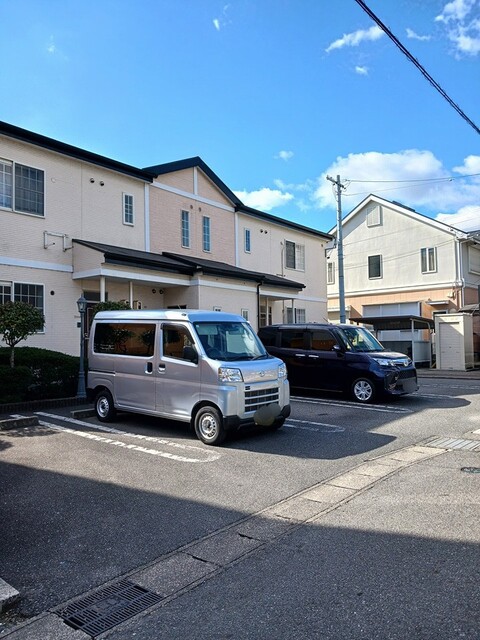 2/10 駐車場