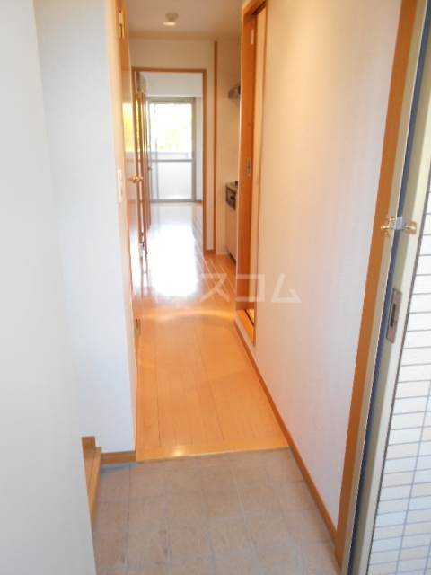 17/27 エントランス