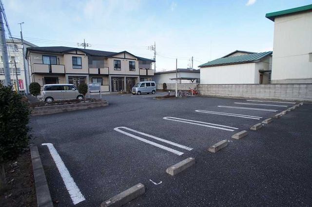 27/30 駐車場