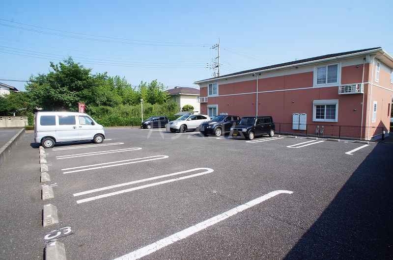 2/13 駐車場