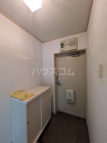 16/30 玄関