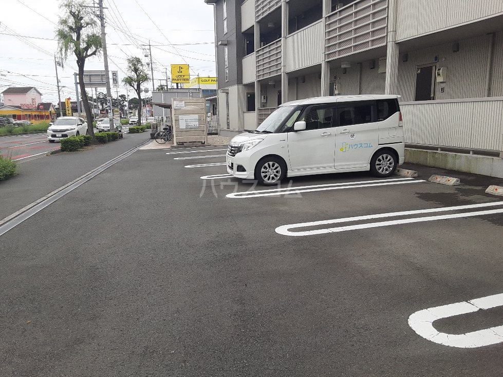 3/4 駐車場