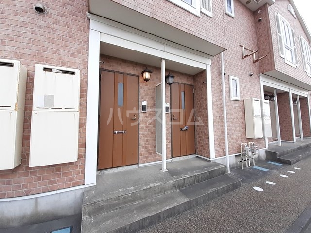 18/25 エントランス