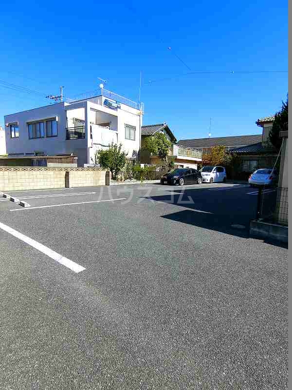 14/21 駐車場