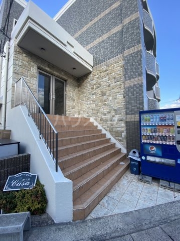 23/29 エントランス