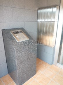 13/20 エントランス