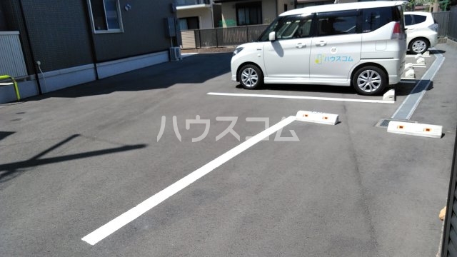 28/30 駐車場
