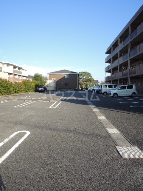 17/23 駐車場