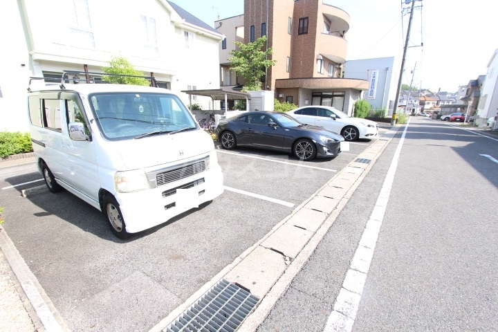 2/3 駐車場