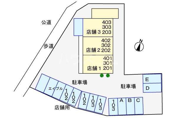 22/28 駐車場