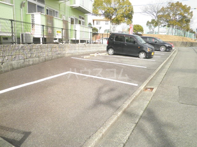 25/30 駐車場