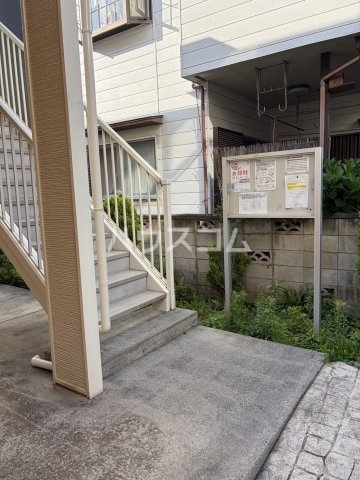 21/30 エントランス