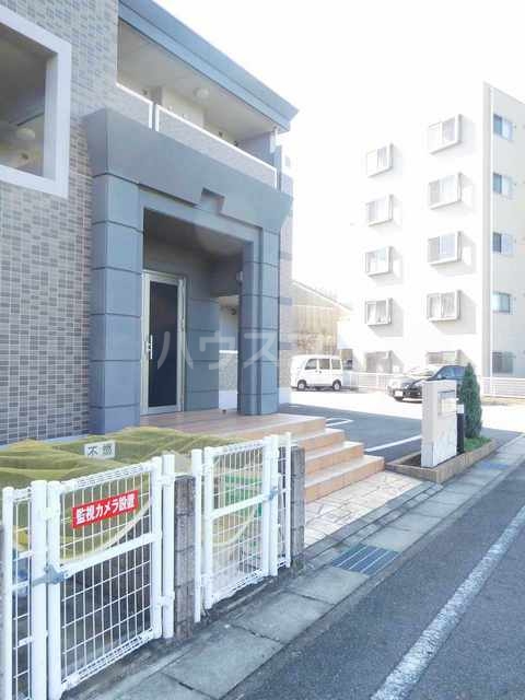 22/30 エントランス
