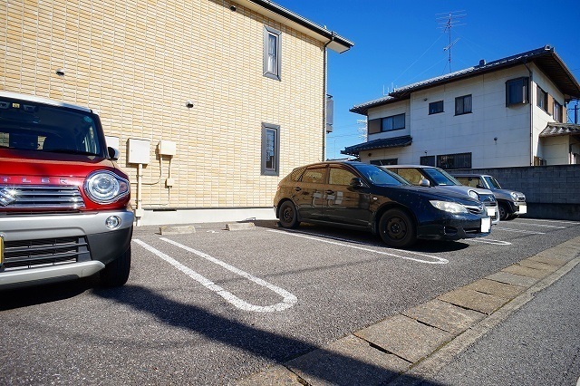2/5 駐車場