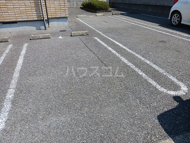 15/18 駐車場