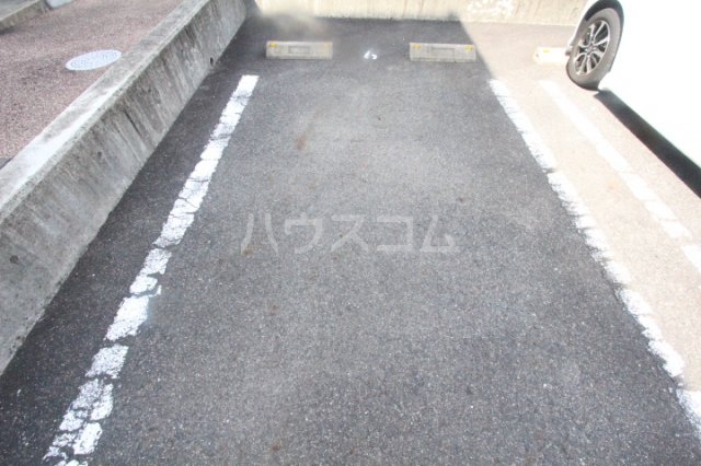 26/30 駐車場