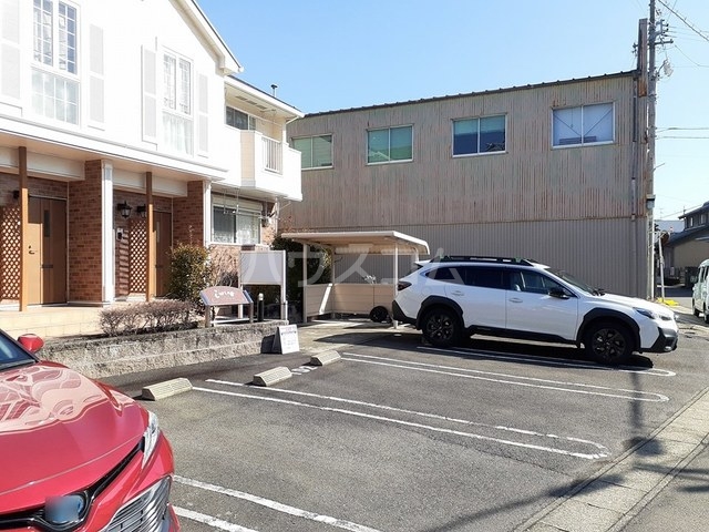 16/22 駐車場