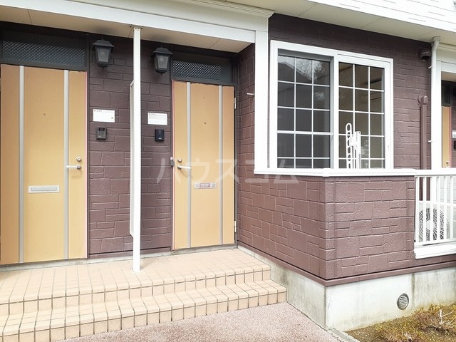 19/27 エントランス