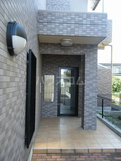 14/20 エントランス