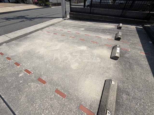 22/30 駐車場
