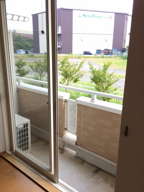 18/28 バルコニー