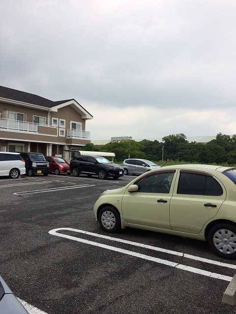 22/28 駐車場