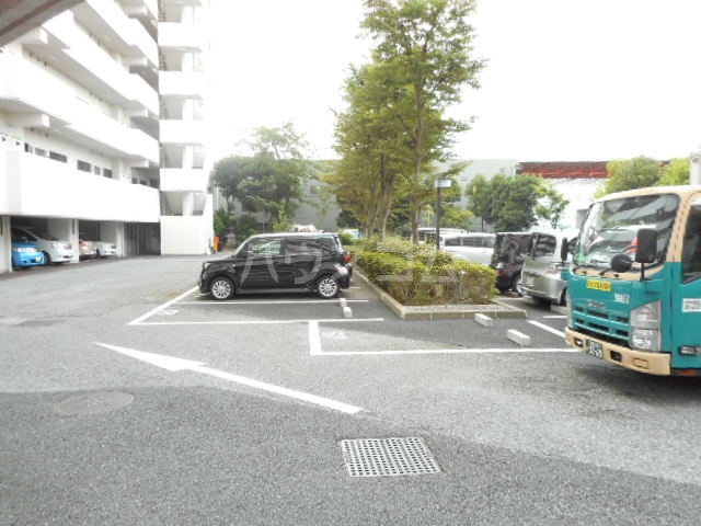 23/30 駐車場