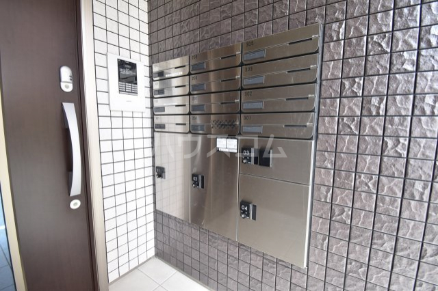 24/30 エントランス