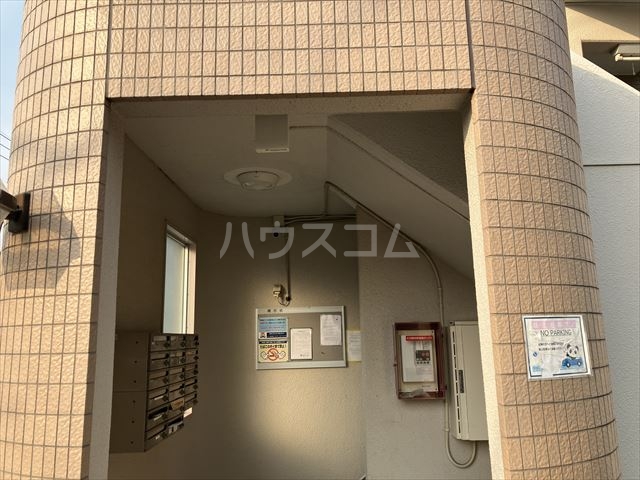 21/22 エントランス