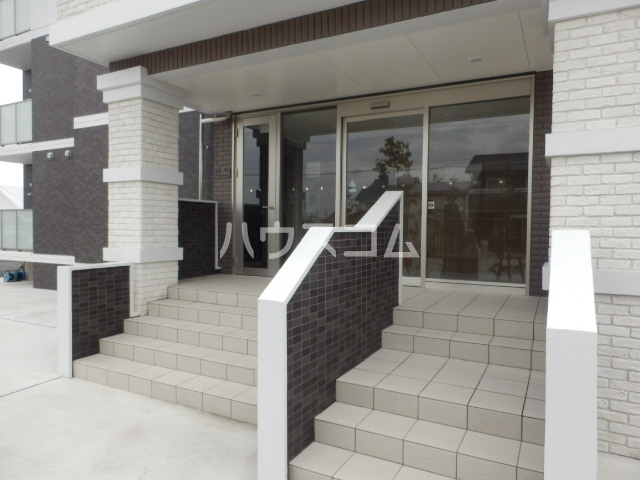 18/30 エントランス