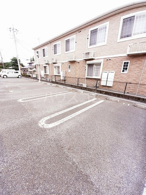 18/27 駐車場