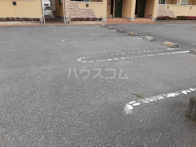 15/22 駐車場
