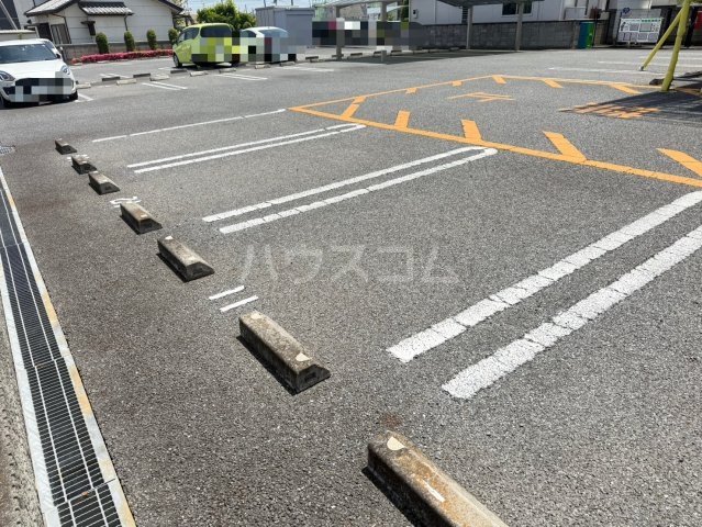 2/3 駐車場