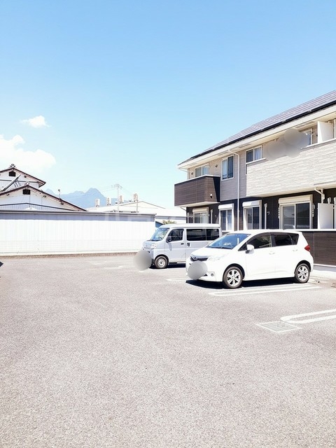 25/30 駐車場